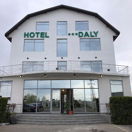 Hotel Daly Ploieşti Exterior foto